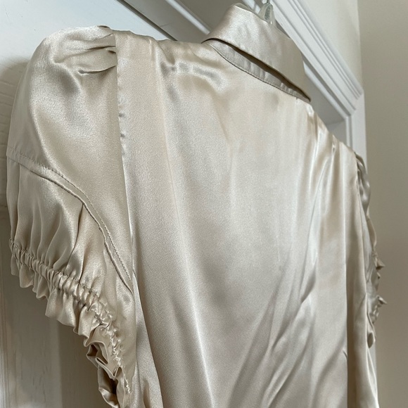 MNG by Mango NWOT short cap sleeve satin blouse top size 12- champagne - Picture 5 of 7